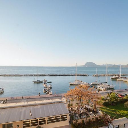 Sea Front Luxury Apartment باترا المظهر الخارجي الصورة